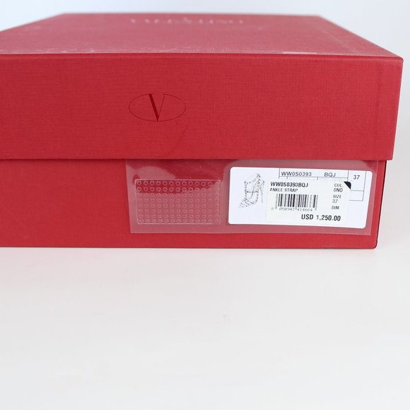 NEW VALENTINO GARAVANI Rockstud Leather Pumps - Picture 16 of 16